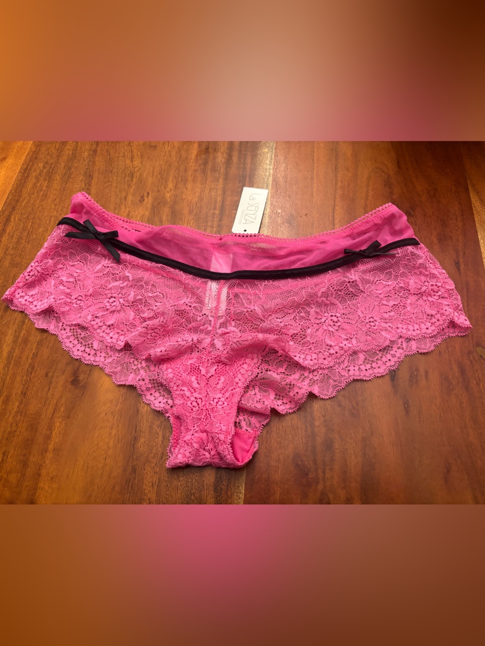 NWT size small undie.